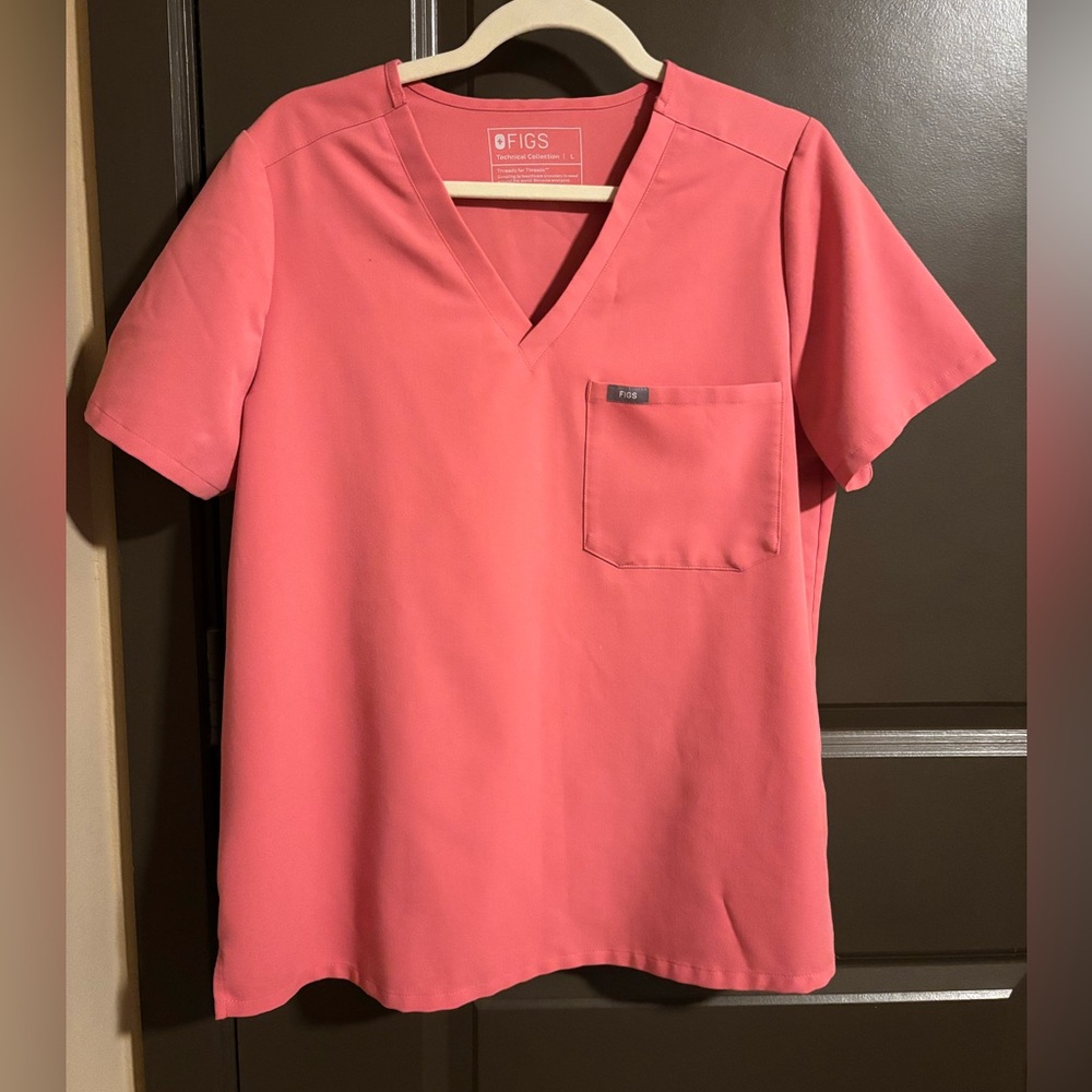 SOLD- Figs set top/bottom women coral large (see description)